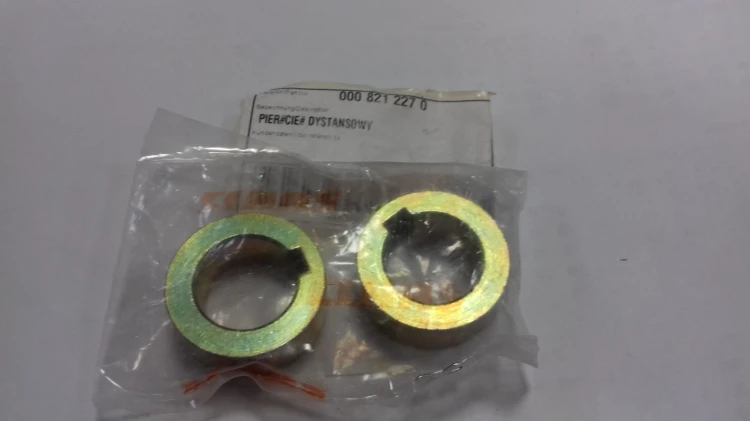 PIERŚCIEŃ DYSTANSOWY oryginał Claas 0008212270