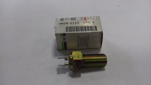 Czujnik obrotów turbiny oryginał Deutz Fahr 062621230