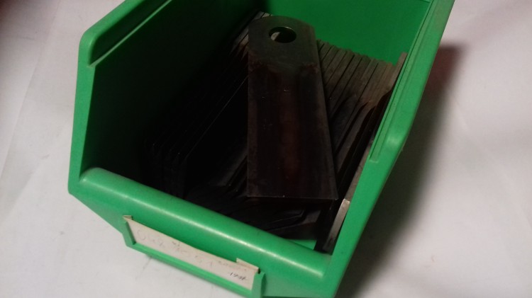 Nóż rozdrabniacza Oryginał Same Deutz Fahr Sampo 0481051