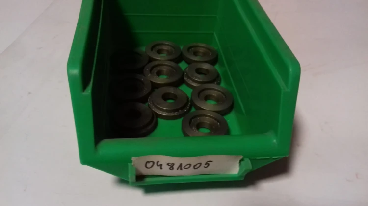 Tulejka noża Oryginał Same Deutz Fahr Sampo 0481005